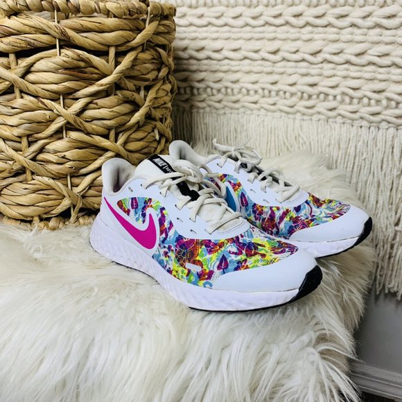 Nike Revolution 5 Fable Running Shoes 